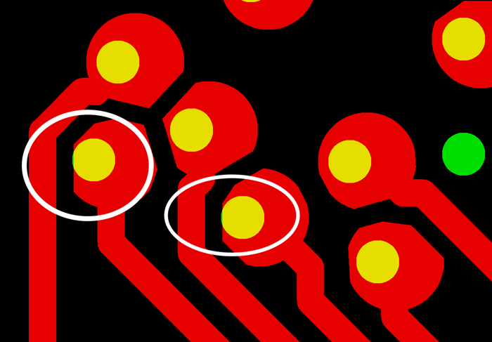 PCB生產(chǎn)會(huì)產(chǎn)生同一方向性的小小量偏移，焊盤被削的方向無(wú)規(guī)則，最惡劣的情況還會(huì)出現(xiàn)個(gè)別孔破焊環(huán)